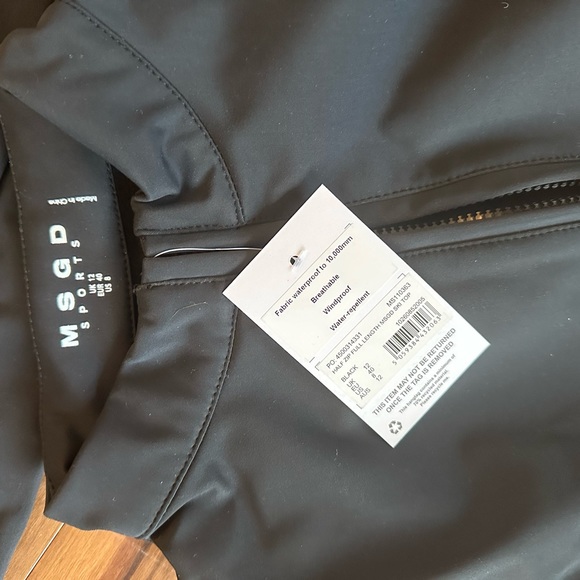 Long sleeve cold weather shell - never worn - Picture 5 of 5